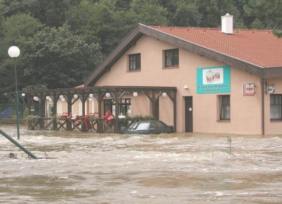 Tenisové kurty u Polečnice